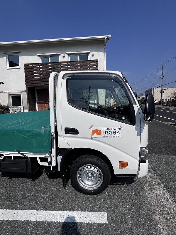 トラックにステッカーを貼りました アイキャッチ画像