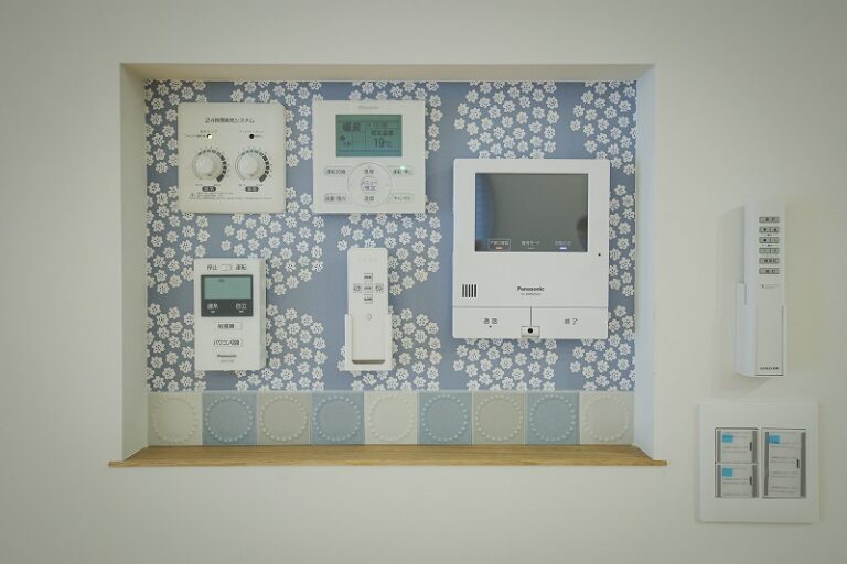 空間を彩る可愛いアクセントクロス