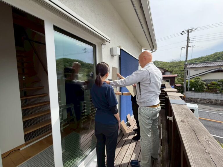 落ち着きある平屋へ導く外壁色と屋根の美バランス